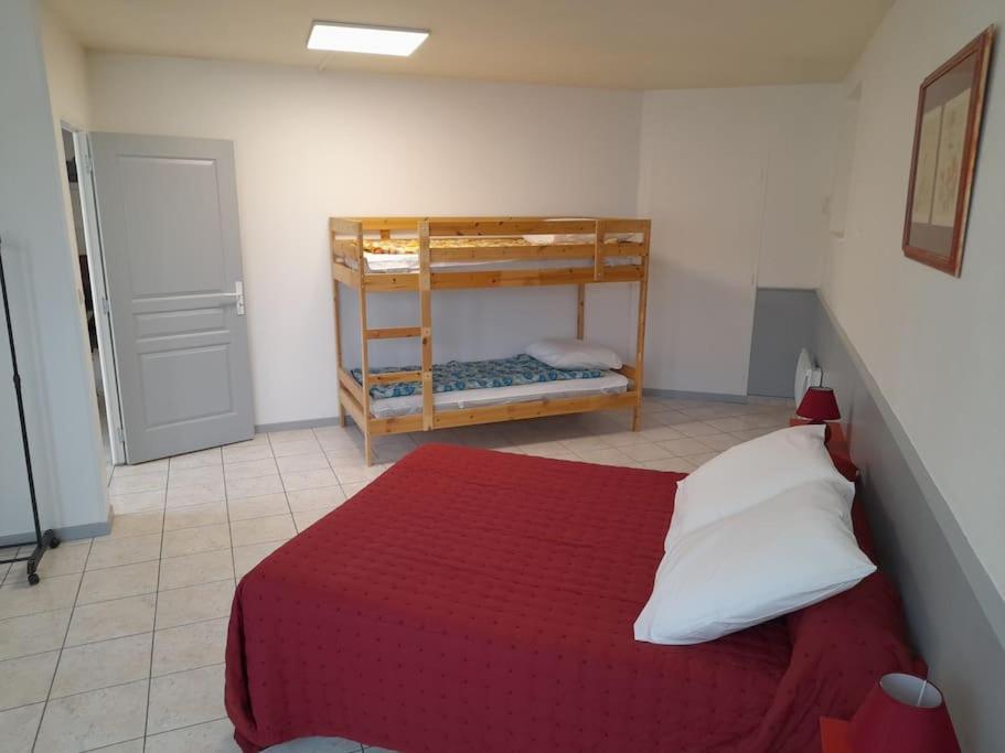 Appartement Au Bord Du Canal Montbard Exterior foto